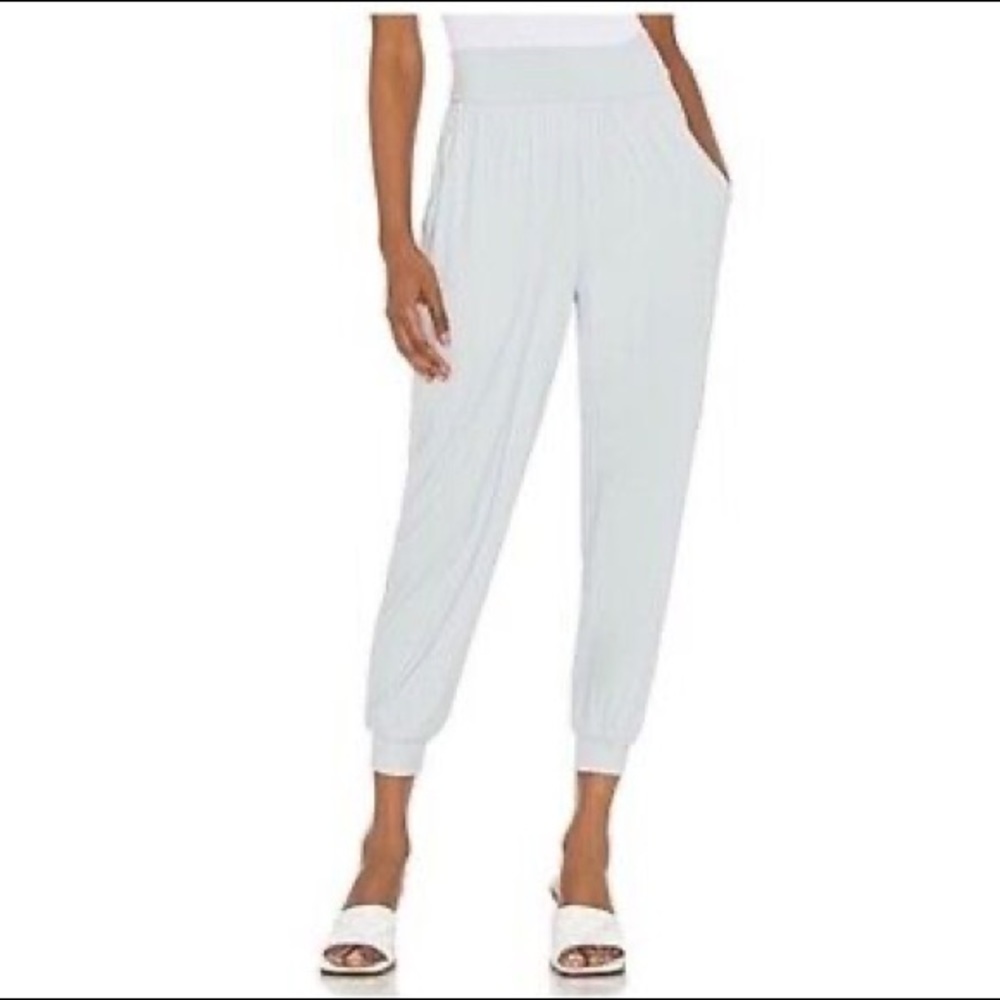 Calvin Klein Performance Stretch Woven Cropped Jogger Pants in Glacier Size XL